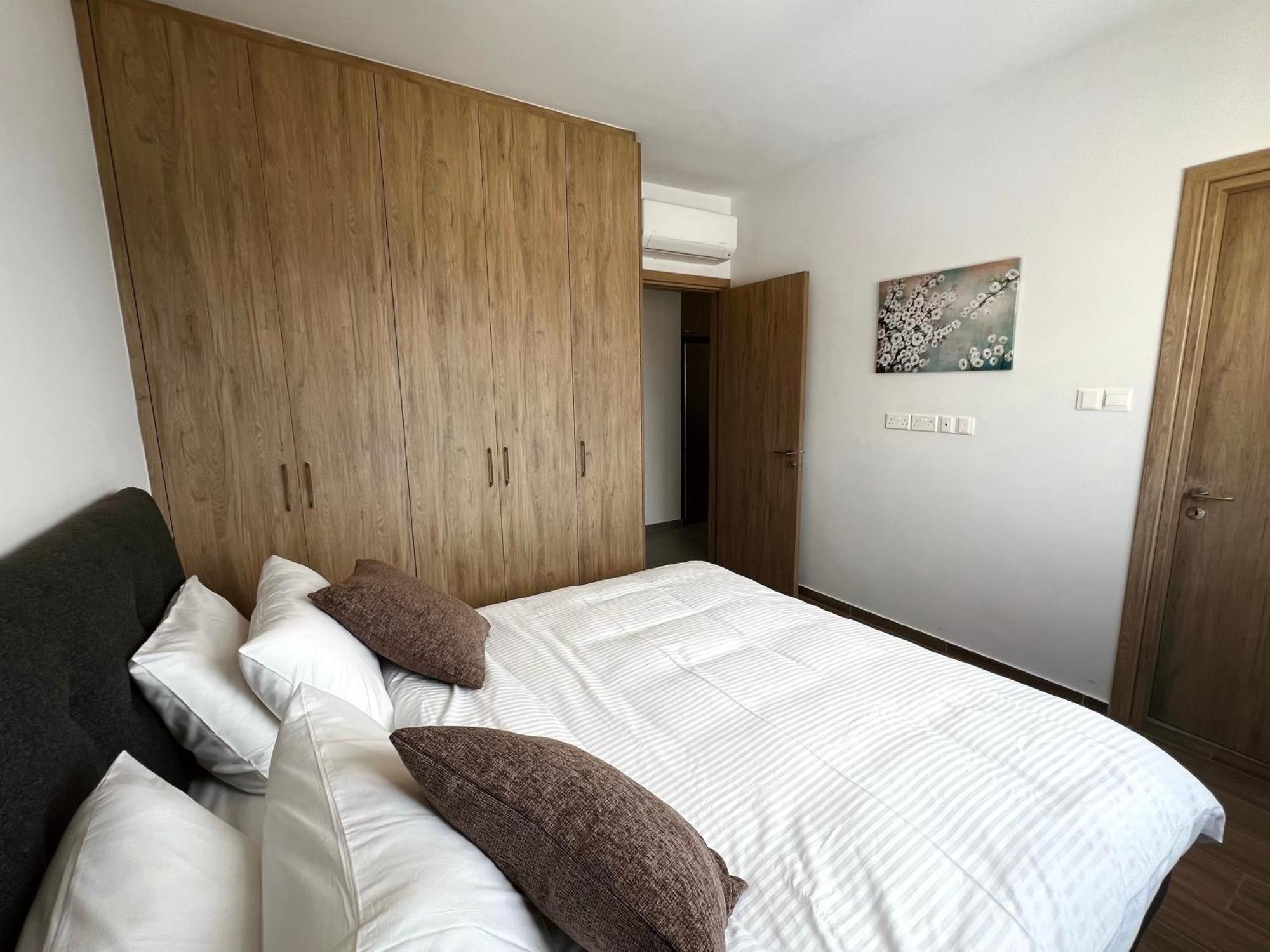 Rachel 401 Larnaca